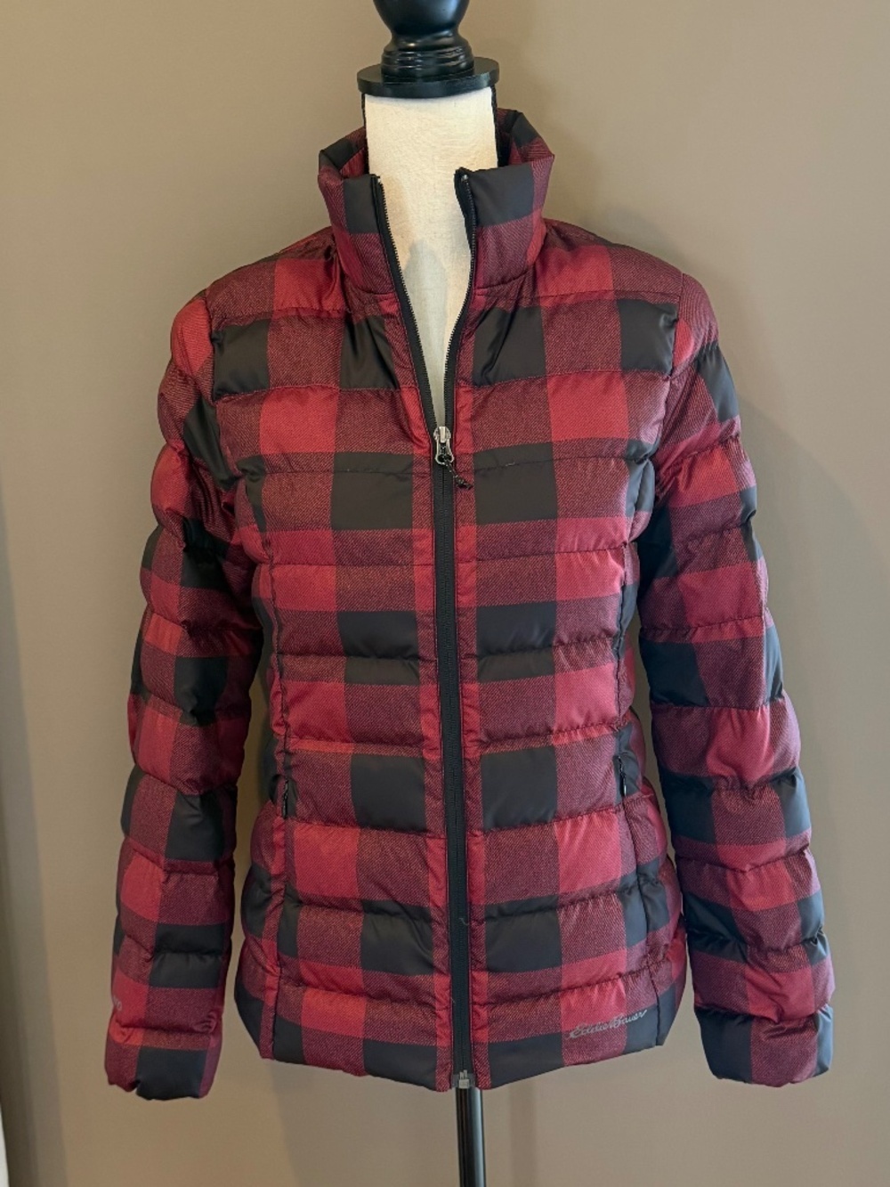 Eddie Bauer Women's Red Black Buffalo Check Goose Down 650, Puffer Size XS